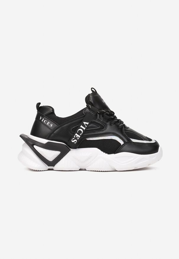 Born2be - Czarne Sneakersy Astoreia. Okazja: na co dzień. Wysokość cholewki: przed kostkę. Kolor: czarny. Materiał: materiał. Wzór: napisy, aplikacja. Sport: turystyka piesza