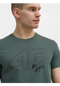 4f - T-shirt regular z bawełny organicznej męski. Kolor: zielony. Materiał: bawełna. Wzór: nadruk, haft