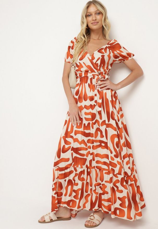 Born2be - Pomarańczowa Wiskozowa Sukienka z Kopertowym Dekoltem i Materiałowym Paskiem z Gumką w Talii Vikailla. Kolor: pomarańczowy. Materiał: wiskoza, materiał. Wzór: aplikacja. Typ sukienki: kopertowe. Styl: elegancki