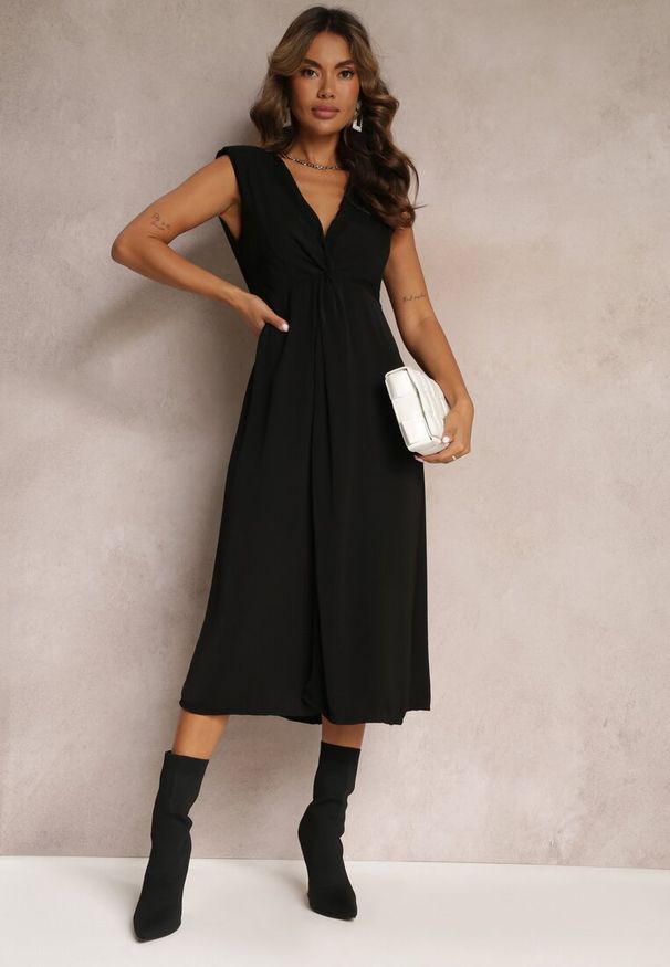 Renee - Czarna Midi Sukienka o Rozkloszowanym Fasonie z Ozdobnym Węzłem i Rozcięciem Zanondia. Kolor: czarny. Wzór: jednolity. Długość: midi