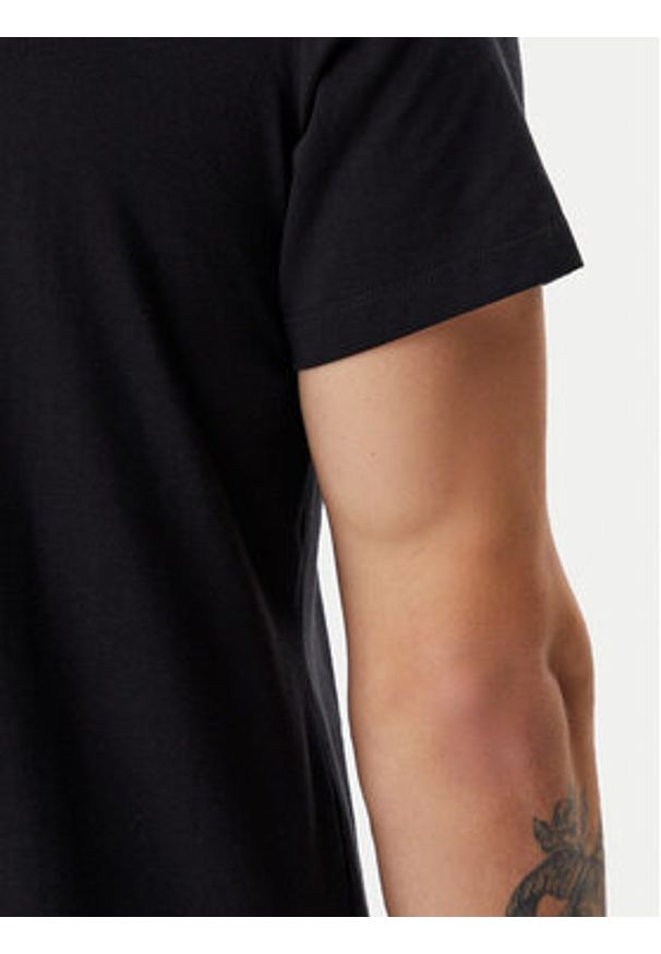 Calvin Klein Jeans T-Shirt LV040EM286 Czarny Regular Fit. Kolor: czarny. Materiał: bawełna