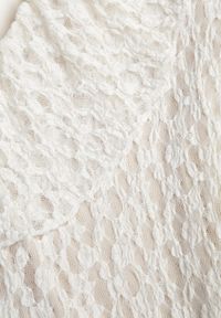 Born2be - Beżowa Koktajlowa Sukienka Koronkowa z Dekoltem V i Falbanami Frevina. Okazja: na komunię, na wesele, na ślub cywilny. Typ kołnierza: dekolt w kształcie V. Kolor: beżowy. Materiał: koronka. Wzór: koronka. Styl: wizytowy #3