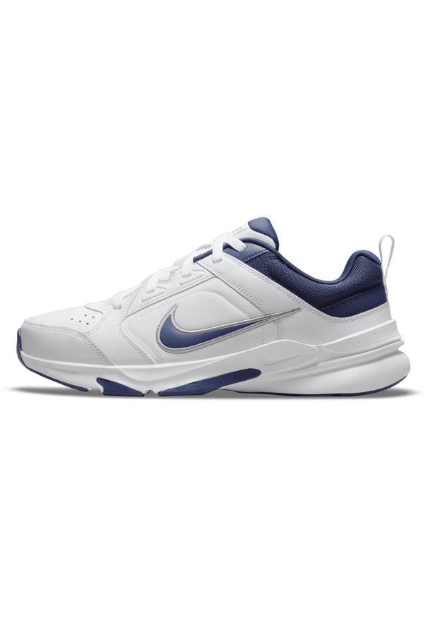 Buty do chodzenia męskie Nike Defyallday. Kolor: biały, wielokolorowy, niebieski. Materiał: tkanina, materiał, skóra, syntetyk. Sport: turystyka piesza