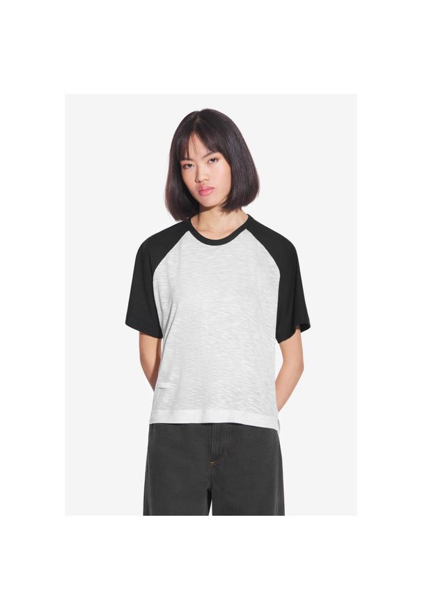 Koszulka sportowa damska Prosto College z krótkim rękawem. Kolor: czarny. Długość rękawa: krótki rękaw. Długość: krótkie