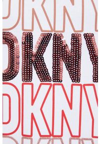 DKNY - Dkny t-shirt damski kolor biały. Okazja: na co dzień. Kolor: biały. Materiał: dzianina. Długość rękawa: krótki rękaw. Długość: krótkie. Wzór: aplikacja. Styl: casual #4