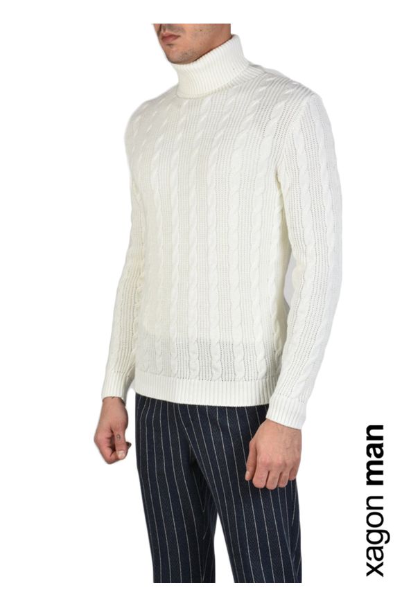 Xagon Man Sweter "Turtle Neck" | A2108 1J 0712 | Mężczyzna | Kremowy. Okazja: na co dzień. Typ kołnierza: golf. Kolor: kremowy. Materiał: wiskoza, akryl, wełna. Wzór: ze splotem. Styl: casual