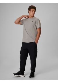 4f - 4F T-shirt regular gładki męski - szary L. Okazja: na co dzień. Kolor: szary. Materiał: materiał, jeans. Wzór: gładki. Styl: casual, klasyczny #2