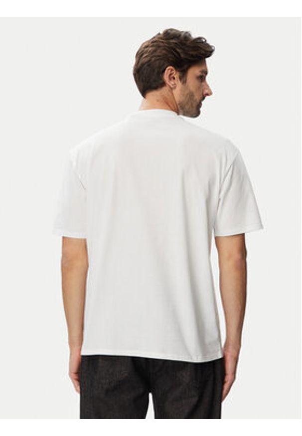 Guess T-Shirt M6YI75K5409 Biały Regular Fit. Kolor: biały. Materiał: bawełna