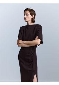 Reserved - Sukienka z wiskozą - brązowy. Kolor: brązowy. Materiał: wiskoza. Typ sukienki: proste #1