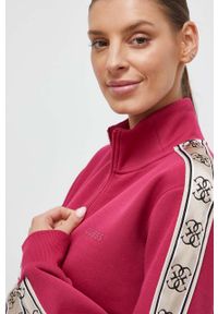 Guess bluza damska kolor różowy z aplikacją. Okazja: na co dzień. Kolor: różowy. Wzór: aplikacja. Styl: casual #4