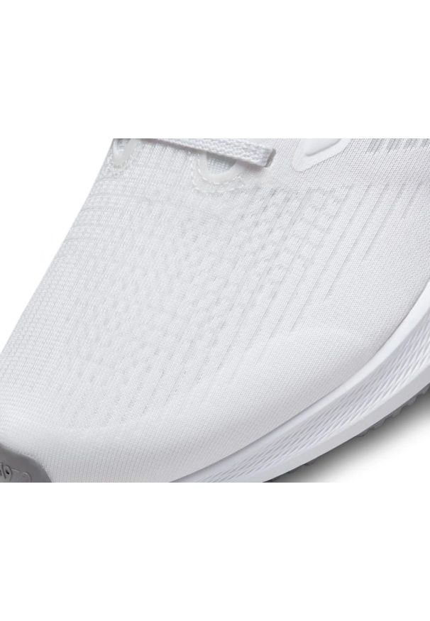Buty do biegania męskie Nike Air Zoom Pegasus 39. Okazja: na co dzień, do pracy, na spacer. Kolor: biały. Model: Nike Zoom. Sport: turystyka piesza
