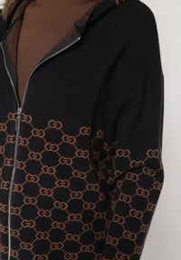 Born2be - Czarny Kardigan na Suwak z Kapturem i Geometrycznym Motywem Lunetusa. Okazja: na co dzień. Typ kołnierza: kaptur. Kolor: czarny. Materiał: jeans. Wzór: geometria. Styl: casual, elegancki #6