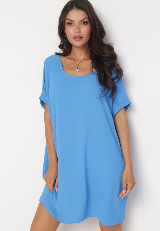 Born2be - Niebieska Mini Sukienka z Krótkim Rękawem o Fasonie Nietoperza Kharson. Kolor: niebieski. Długość rękawa: krótki rękaw. Styl: boho. Długość: mini