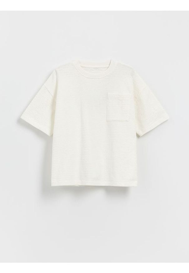 Reserved - T-shirt oversize - złamana biel. Materiał: bawełna, dzianina