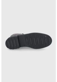 Calvin Klein Workery damskie kolor czarny na płaskim obcasie. Nosek buta: okrągły. Zapięcie: sznurówki. Kolor: czarny. Materiał: guma. Obcas: na obcasie. Wysokość obcasa: niski
