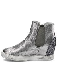Srebrne Sneakersy Damskie Karino Modne Obuwie. Zapięcie: bez zapięcia. Kolor: srebrny. Materiał: skóra. Szerokość cholewki: normalna. Obcas: na koturnie. Wysokość obcasa: średni #5