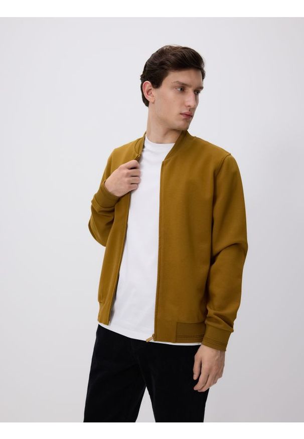Reserved - Bluza bomberka - brązowy. Kolor: brązowy. Materiał: dzianina, bawełna