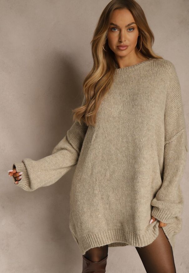 Renee - Beżowy Sweter Oversize z Wełną i Wiskozą Fedolina. Okazja: na co dzień. Kolor: beżowy. Materiał: wełna, wiskoza. Styl: casual
