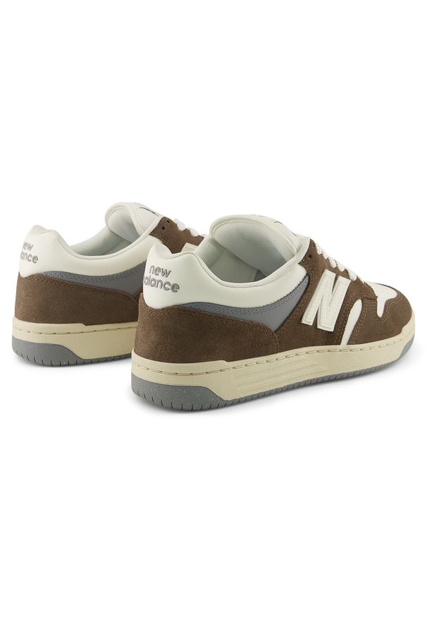 Buty unisex New Balance U480P4QI – brązowe. Okazja: na co dzień. Kolor: brązowy. Materiał: materiał, syntetyk, dresówka, skóra. Szerokość cholewki: normalna. Sport: turystyka piesza