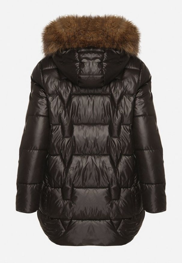 Born2be - Czarna Pikowana Kurtka z Kapturem z Odpinanym Futerkiem Galiara. Okazja: na spacer, na co dzień. Typ kołnierza: kaptur. Kolor: czarny. Materiał: futro. Styl: casual, elegancki