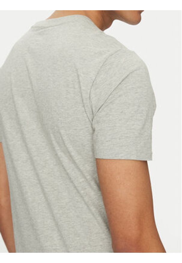 GAP - Gap T-Shirt 542246-00 Szary Regular Fit. Kolor: szary. Materiał: bawełna
