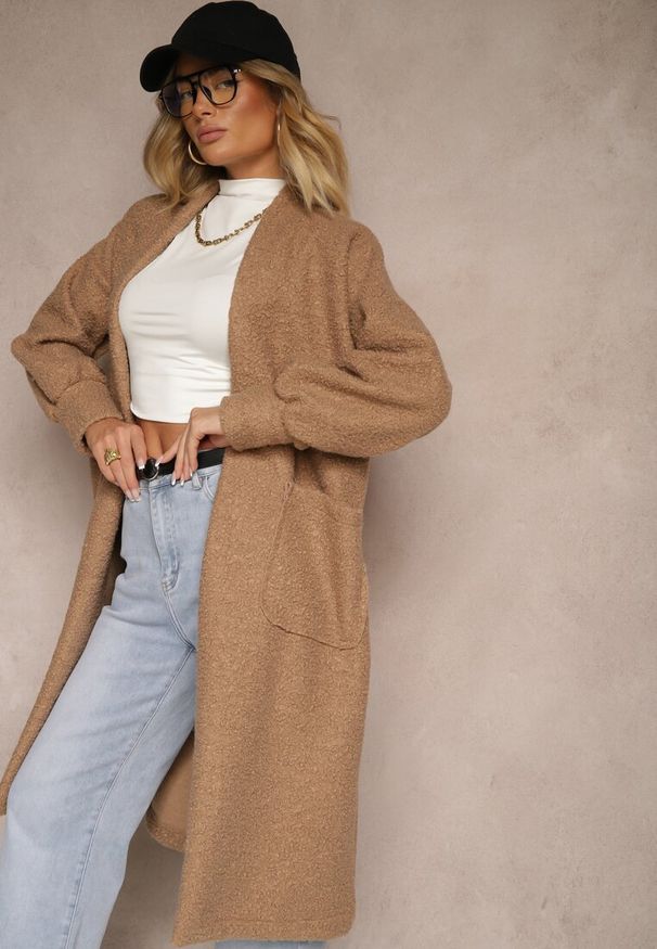 Renee - Jasnobrązowy Płaszcz Boucle Niezapinany Cango. Okazja: na co dzień. Kolor: beżowy. Materiał: jeans, tkanina. Długość rękawa: długi rękaw. Długość: długie. Styl: elegancki, casual