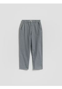 Reserved - Bawełniane spodnie chino - jasnoniebieski. Kolor: niebieski. Materiał: bawełna #1