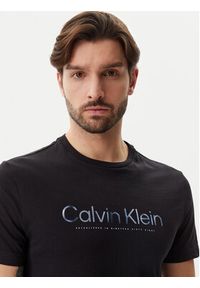 Calvin Klein T-Shirt Satin Bonded Logo K10K114162 Czarny Regular Fit. Kolor: czarny. Materiał: bawełna