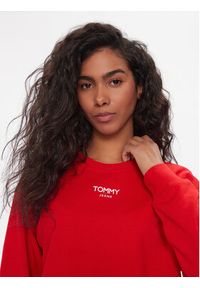 Tommy Jeans Bluza Ess Logo DW0DW16393 Czerwony Cropped Fit. Kolor: czerwony. Materiał: syntetyk, bawełna #7