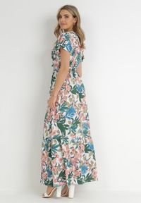 Born2be - Biało-Zielona Sukienka w Kwiaty z Wiskozy z Kopertowym Dekoltem Narma. Typ kołnierza: dekolt kopertowy. Kolor: biały. Materiał: wiskoza. Długość rękawa: krótki rękaw. Wzór: kwiaty. Typ sukienki: kopertowe. Długość: maxi #3