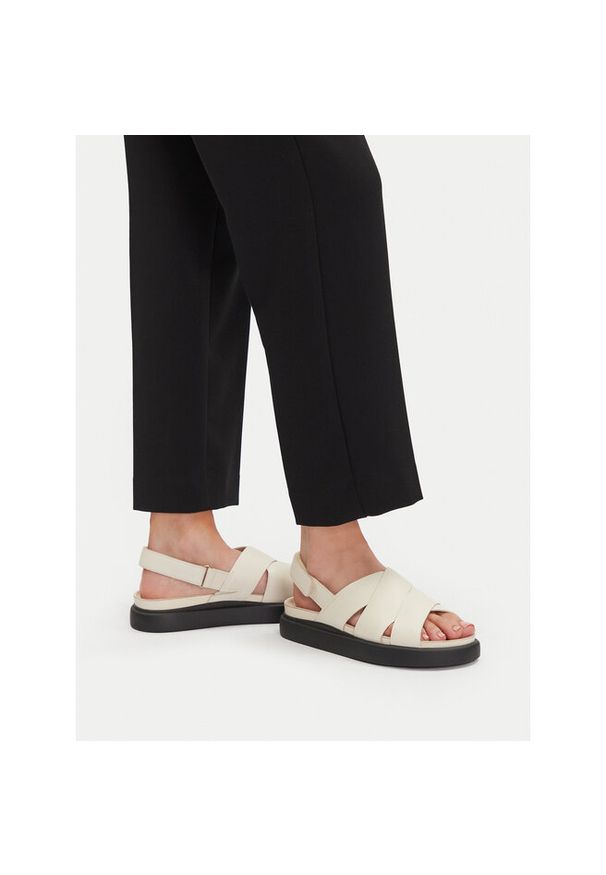 Sandały Clarks. Kolor: beżowy