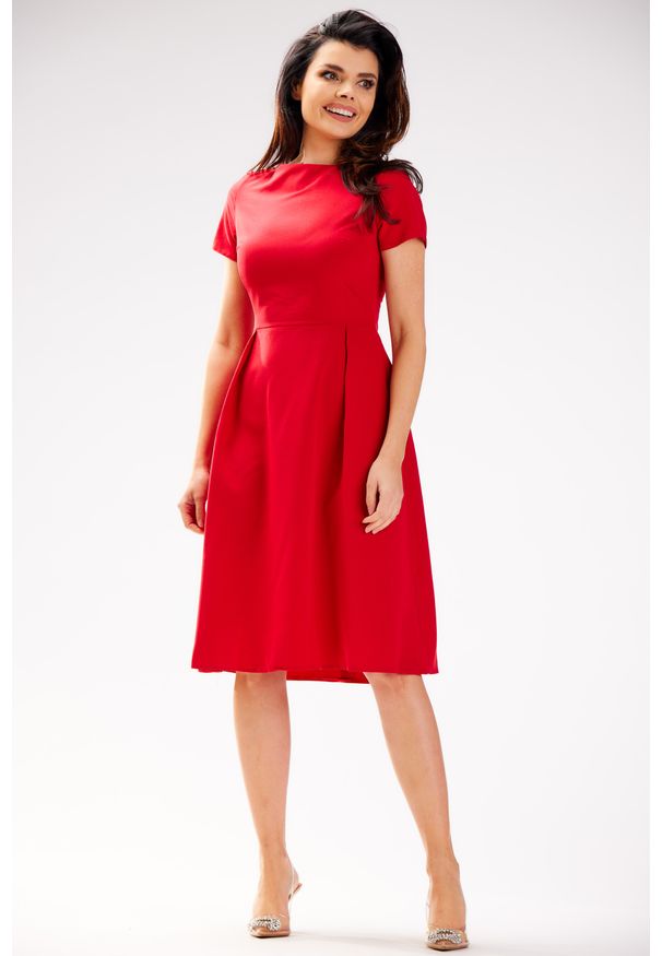 Awama - Klasyczna Rozkloszowana Sukienka z Krótkim Rękawem - Czerwona. Kolor: czerwony. Materiał: poliester, elastan, wiskoza. Długość rękawa: krótki rękaw. Styl: klasyczny
