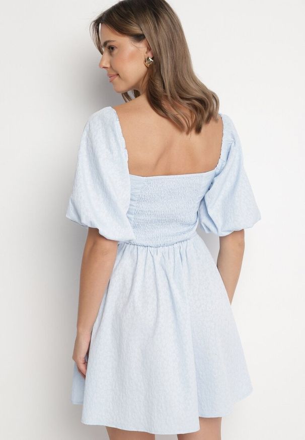 Born2be - Niebieska Sukienka Rozkloszowana z Bufiastymi Rękawami i Kwadratowym Dekoltem Galzemis. Okazja: na co dzień. Typ kołnierza: dekolt kwadratowy. Kolor: niebieski. Styl: casual, klasyczny, elegancki