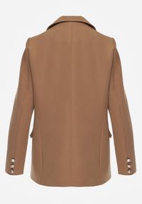Renee - Jasnobrązowa Marynarka Niezapinana z Dekoracyjnymi Guzikami Cose. Kolor: beżowy. Materiał: materiał #4