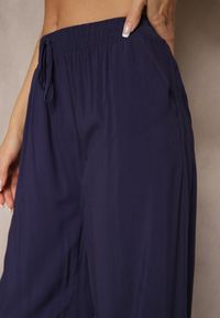 Renee - Granatowe Spodnie z Wiskozy High Waist o Szerokim Kroju Avelozi. Okazja: na co dzień. Stan: podwyższony. Kolor: niebieski. Materiał: wiskoza. Styl: elegancki, casual #4