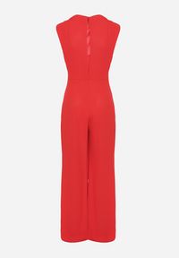 Born2be - Czerwony Kombinezon Bez Rękawów z Ozdobnym Marszczeniem Sepalene. Okazja: na co dzień. Kolor: czerwony. Długość rękawa: bez rękawów. Sezon: wiosna, lato. Styl: elegancki, casual, klasyczny #4