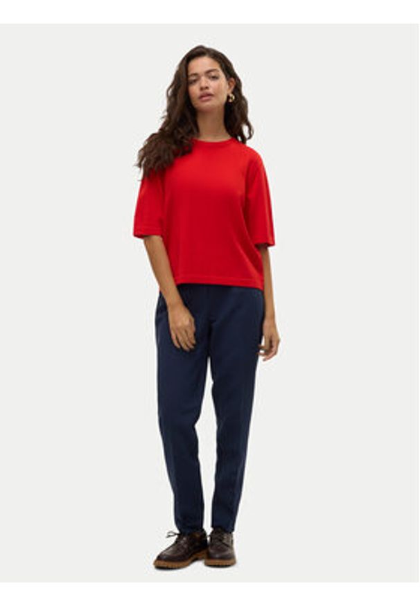 Vero Moda Sweter Silje 10320460 Czerwony Oversize. Kolor: czerwony. Materiał: wiskoza
