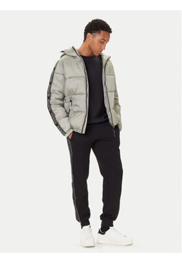 Guess Kurtka zimowa Z5BL17 WO06I Zielony Regular Fit. Kolor: zielony. Materiał: syntetyk. Sezon: zima