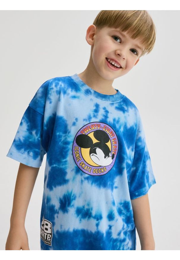 Reserved - Bawełniany t-shirt Mickey Mouse - jasnoniebieski. Kolor: niebieski. Materiał: bawełna. Wzór: motyw z bajki