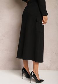 Renee - Czarna Spódnica Jeansowa Midi Typu Cargo z Kieszeniami Dyleta. Kolor: czarny. Materiał: jeans. Długość: długie #4