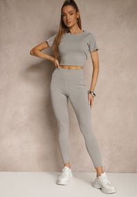 Renee - Jasnoszare Legginsy z Ozdobnymi Przeszyciami z Efektem Modelowania Carittia. Okazja: na co dzień. Kolor: szary. Długość: długie. Styl: elegancki, casual