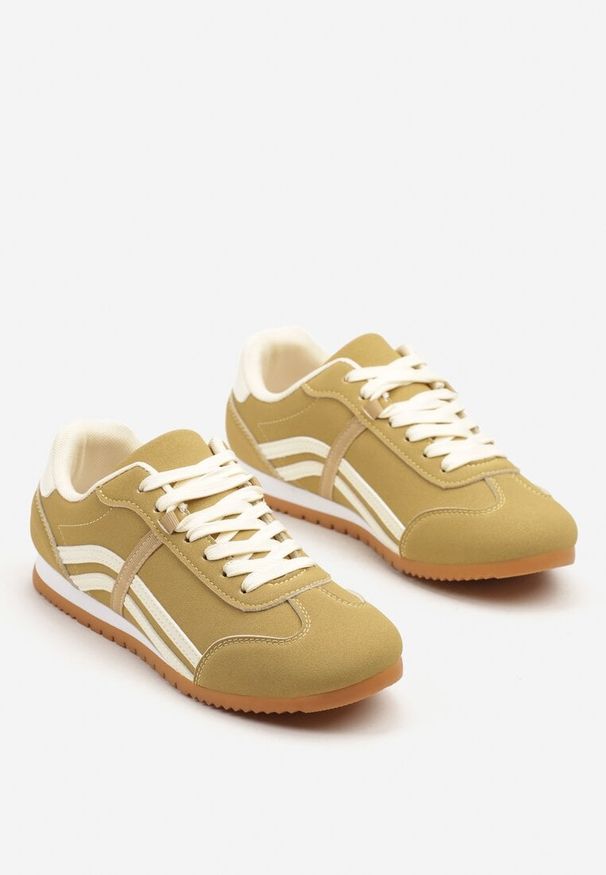 Born2be - Żółte Sneakersy z Przeszyciami i Ozdobnymi Paskami na Boku Beniffa. Okazja: na co dzień. Zapięcie: pasek. Kolor: żółty. Wzór: paski. Obcas: na obcasie. Wysokość obcasa: niski