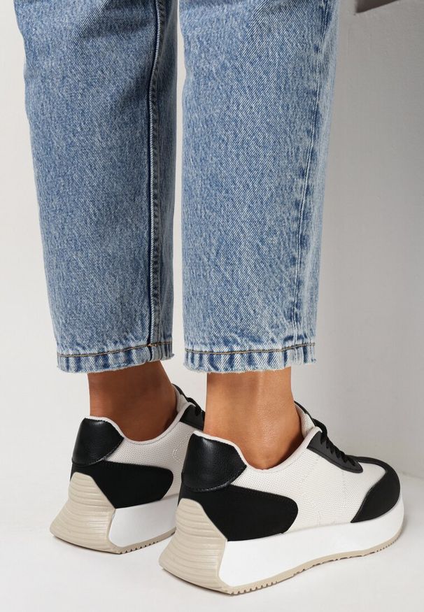 Born2be - Biało-Czarne Sznurowane Sneakersy z Ozdobnymi Przeszyciami na Grubej Podeszwie Celula. Kolor: biały. Sezon: wiosna, lato, jesień