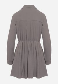 Born2be - Szara Asymetryczna Sukienka o Koszulowym Kroju z Gumką w Talii Elodina. Kolor: szary. Długość rękawa: długi rękaw. Typ sukienki: koszulowe, asymetryczne. Styl: elegancki, sportowy #5