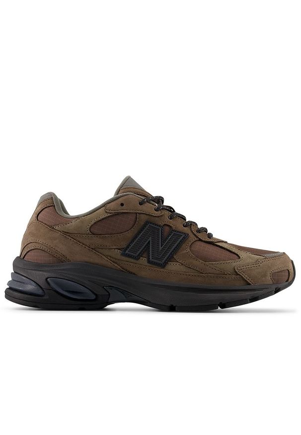Buty unisex New Balance ABZORB U20106WB - brązowe. Kolor: brązowy. Materiał: guma, zamsz. Szerokość cholewki: normalna. Sezon: lato. Sport: bieganie
