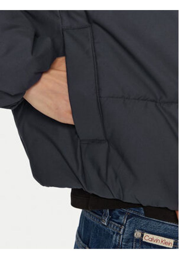 Calvin Klein Jeans Kurtka zimowa Aviator J20J224121 Czarny Relaxed Fit. Kolor: czarny. Materiał: bawełna, syntetyk. Sezon: zima