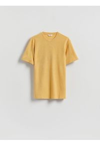 Reserved - Strukturalny t-shirt comfort fit - bursztynowy. Kolor: pomarańczowy. Materiał: bawełna, dzianina