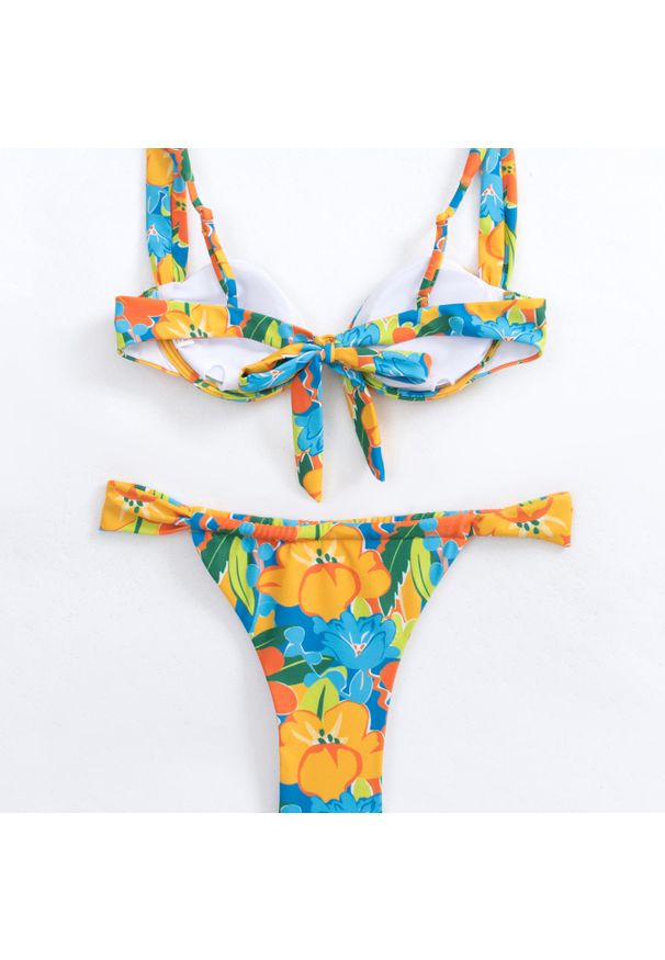 Intica - Strój kąpielowy usztywniany na plażę z unikalnym wzorem Vilja. Kolor: wielokolorowy. Materiał: materiał