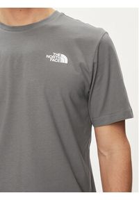 The North Face T-Shirt Redbox NF0A87NP Szary Regular Fit. Kolor: szary. Materiał: bawełna #4