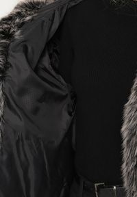 Born2be - Szara Futrzana Kurtka z Nieodpinanym Kapturem Lanellea. Okazja: na co dzień. Kolor: szary. Materiał: futro. Styl: casual, elegancki #3